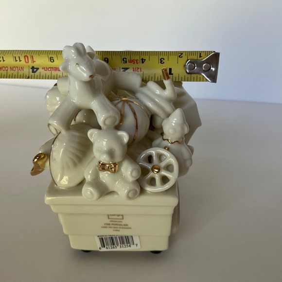 Mikasa Fine Porcelain “Musical Train With Presents”  Vintage Christmas D… - Picture 10 of 13